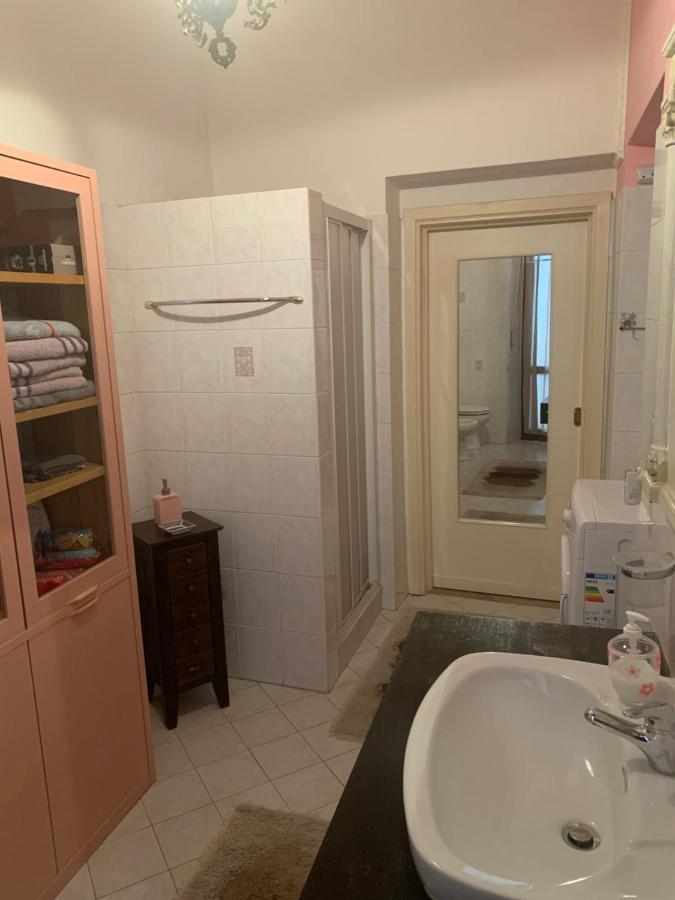 Appartamento Centrale Piacenza Exteriör bild